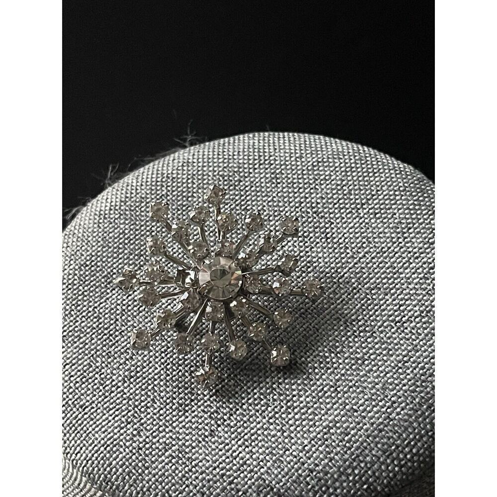 Vintage MCM Atomic Starburst Rhinestone Prong Set Silver Tone Brooch Retro